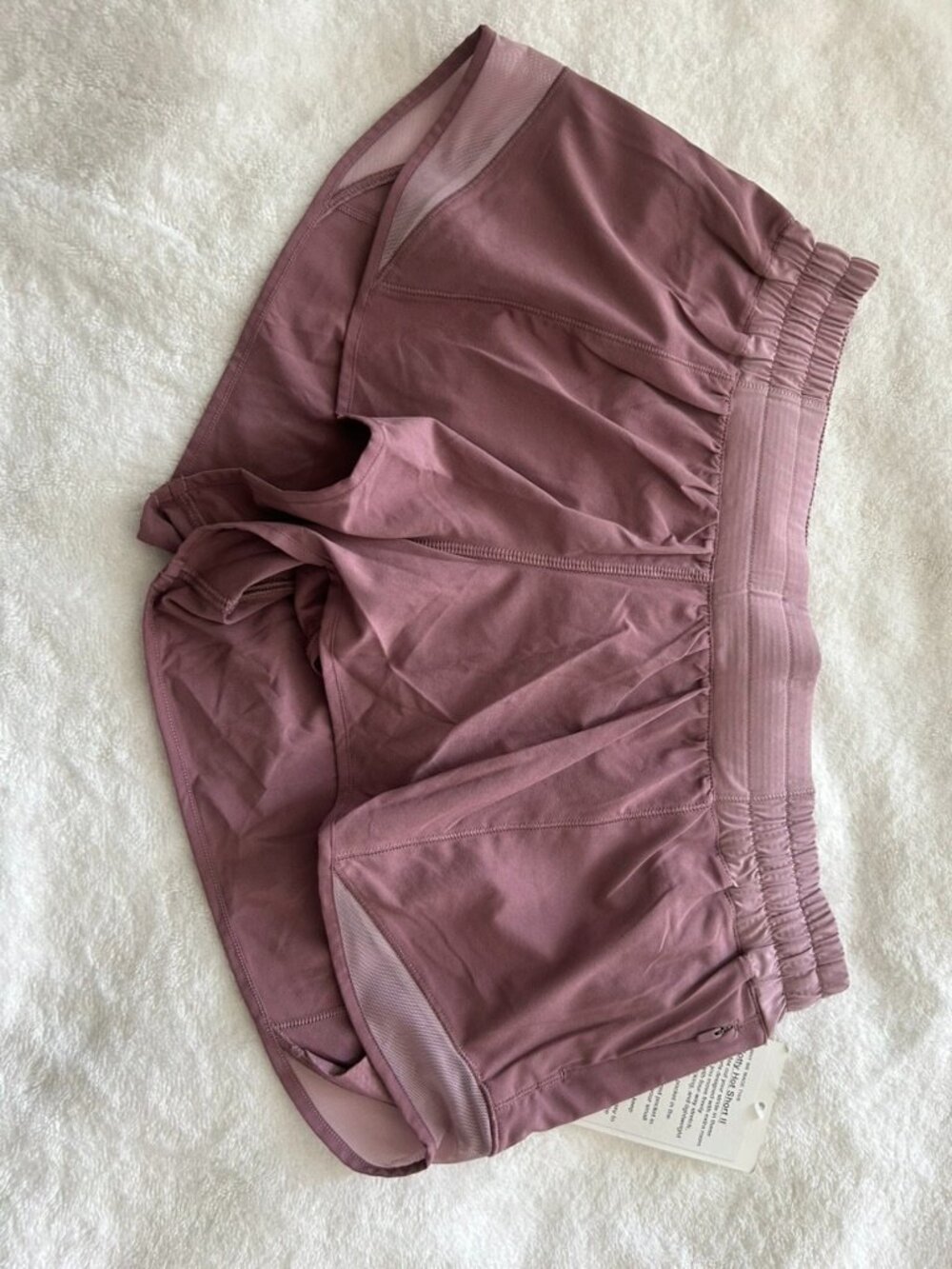 NWT Lululemon Hotty Hot Short II Size 10